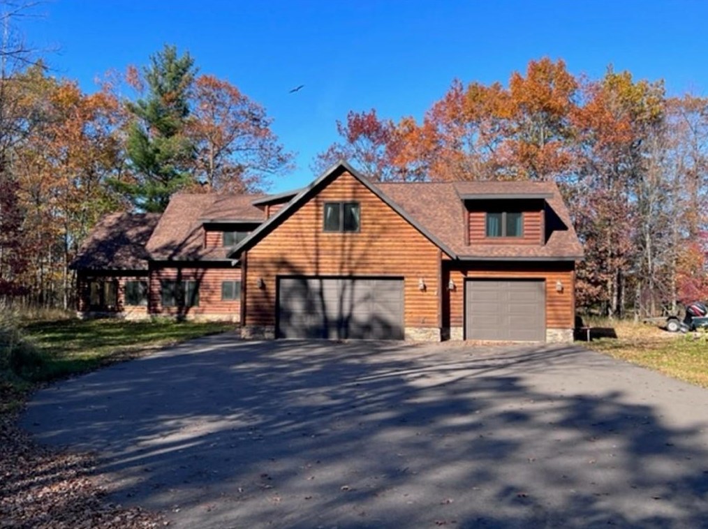 1521 S Lake Dr, Shell Lake, WI 54871