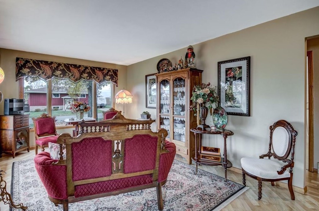 604 Marston Ave, Eau Claire, WI 54701-3924