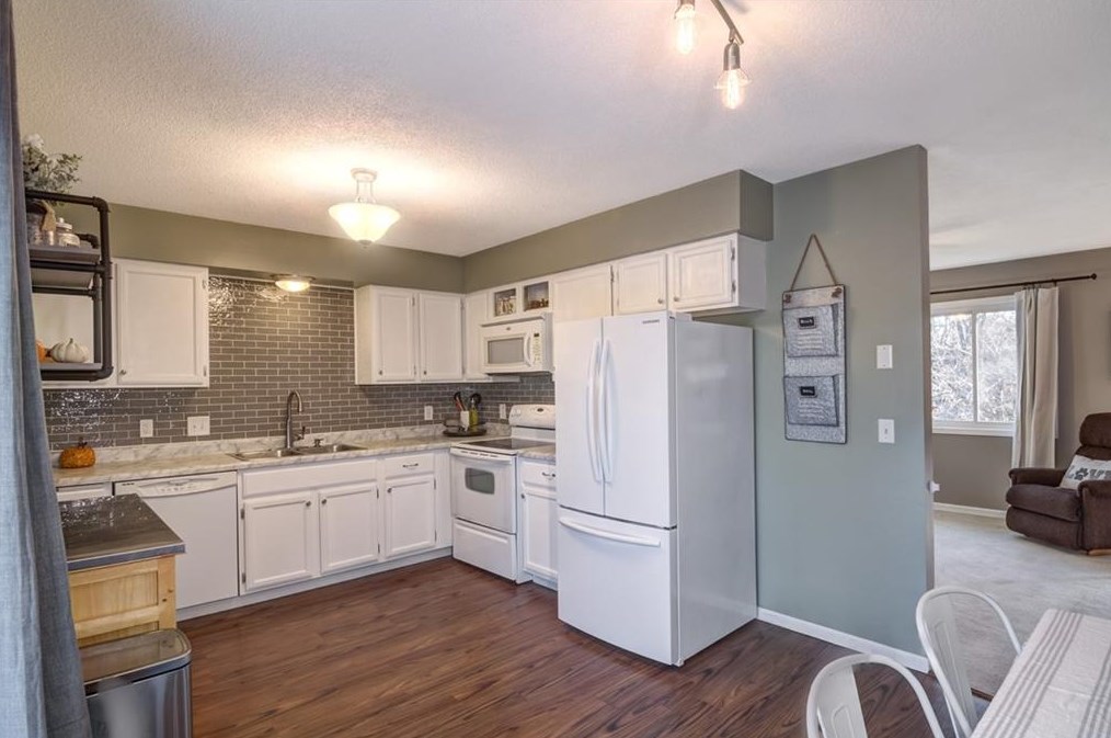 4702 Puttor Dr, Eau Claire WI  54701-7929 exterior