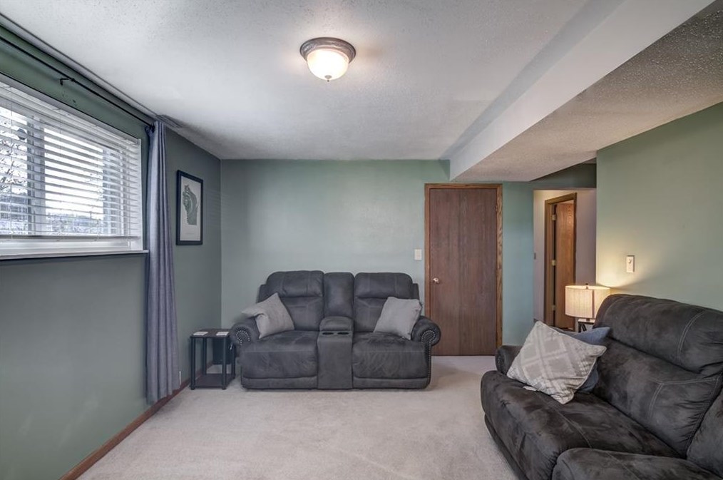 4702 Puttor Dr, Eau Claire WI  54701-7929 exterior