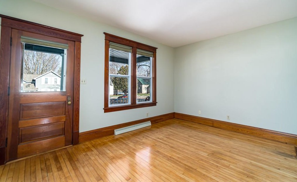 228 E Washington Ave, Brackett, WI 54742