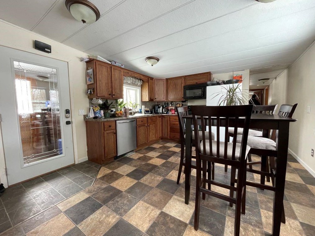 998 10 1/2 St, Poskin, WI 54812