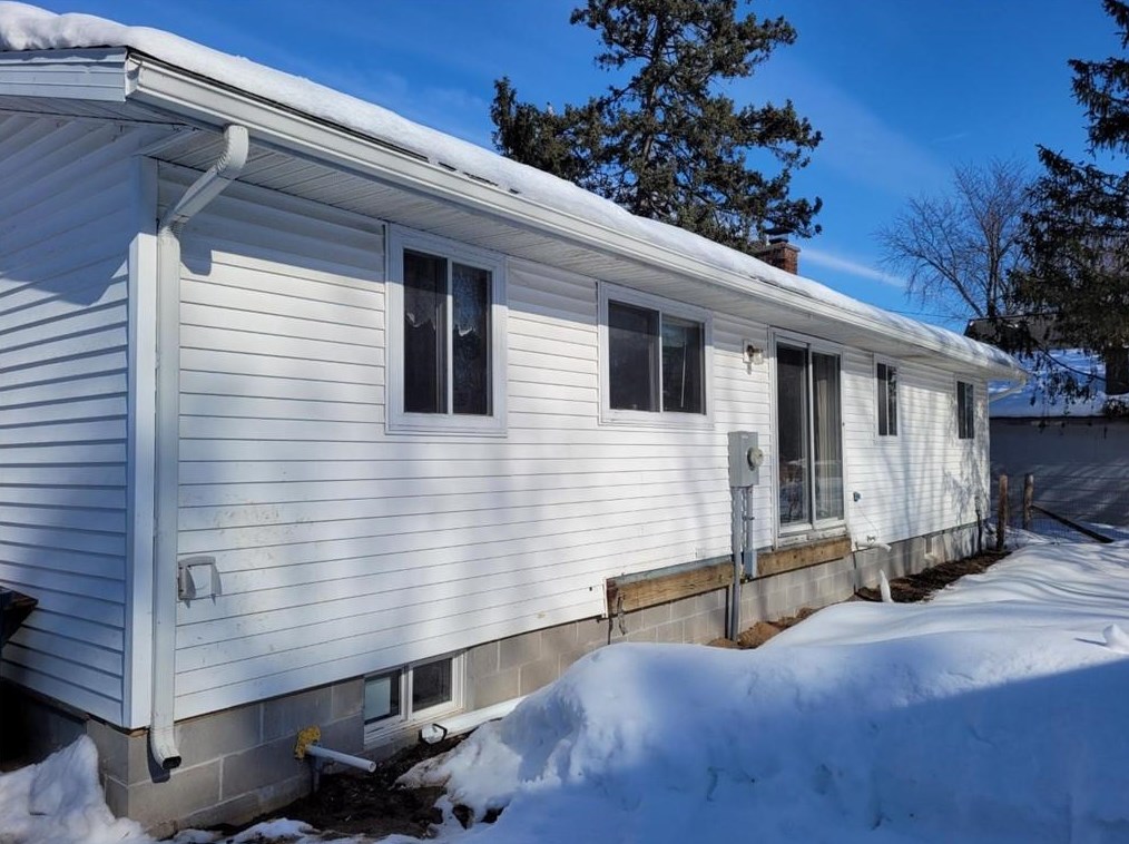 118 E Monroe Ave, Poskin, WI 54812