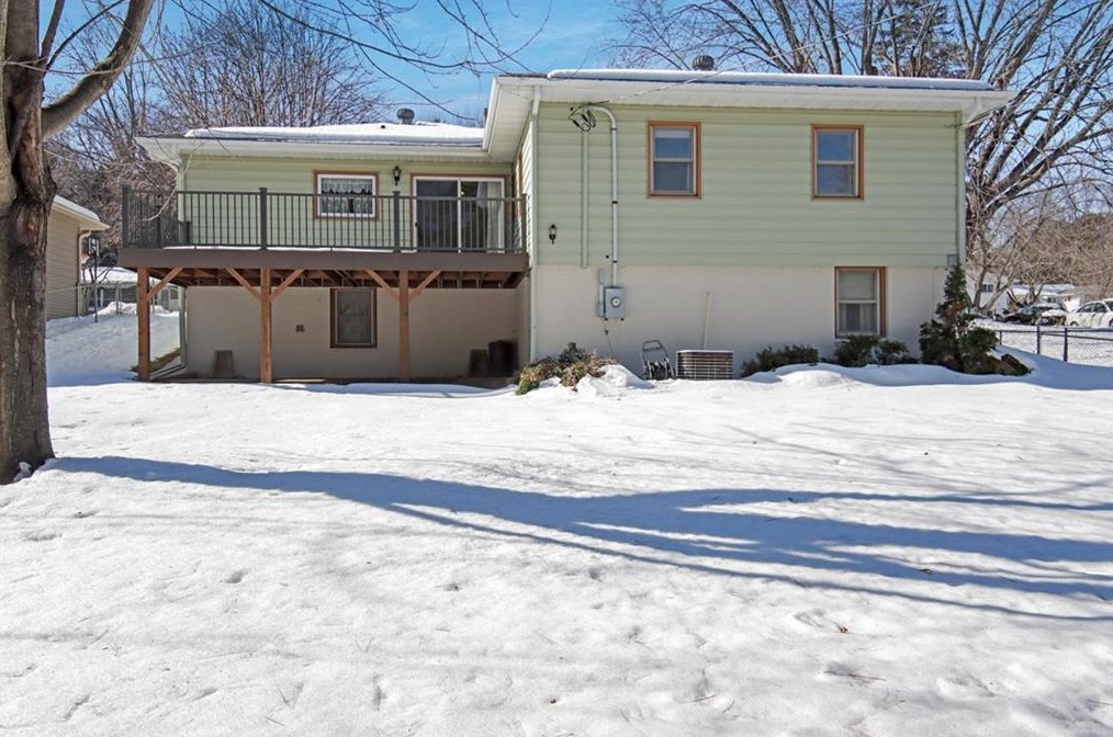 2329 16th St, Eau Claire, WI 54703