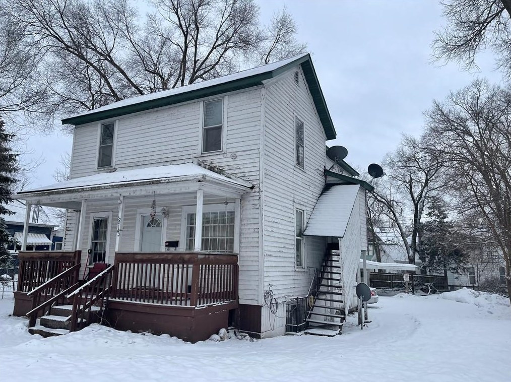 813 Main St, Eau Claire, WI 54701-3741