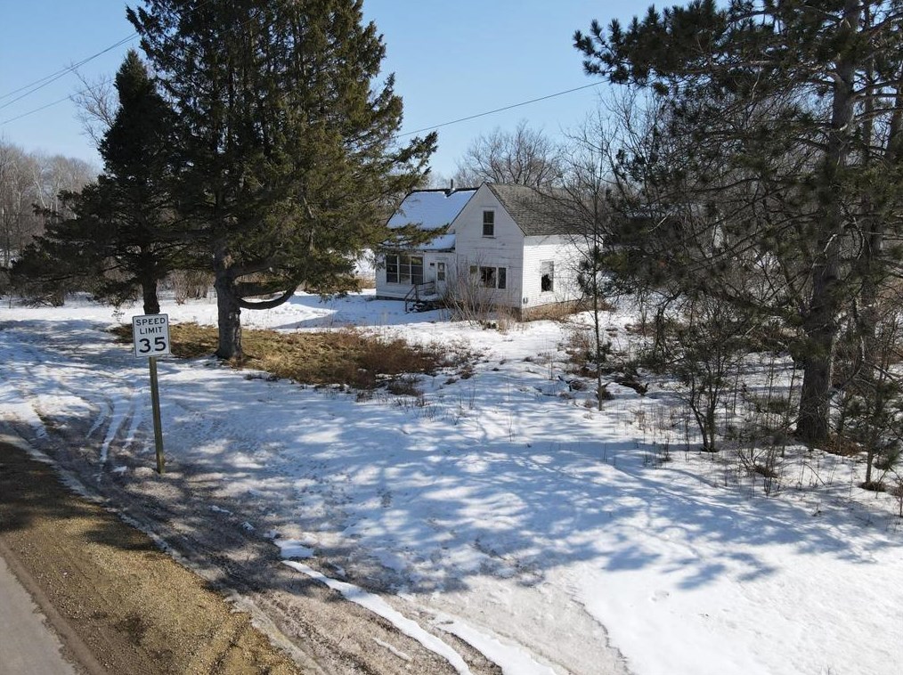400 S Main St, Eau Galle, WI 54028