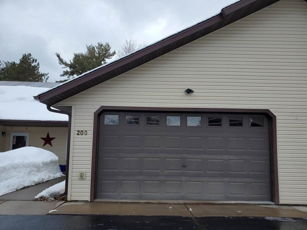 200 Jon Ct, Spooner, WI 54801
