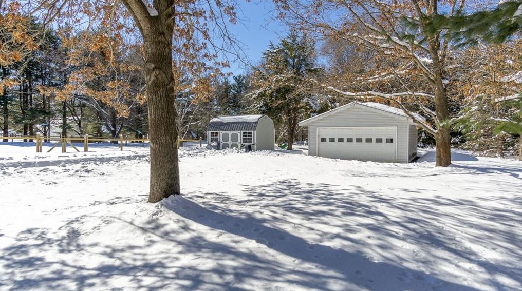 104 Canterbury Rd, Eau Claire WI  54701-7104 exterior