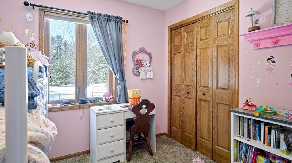 104 Canterbury Rd, Eau Claire WI  54701-7104 exterior