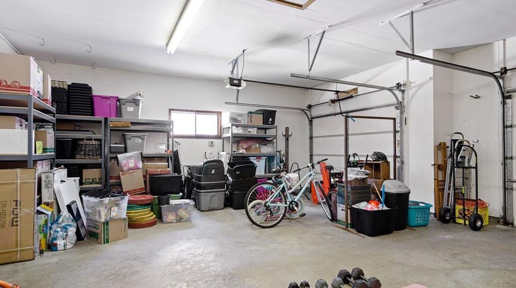 104 Canterbury Rd, Eau Claire WI  54701-7104 exterior