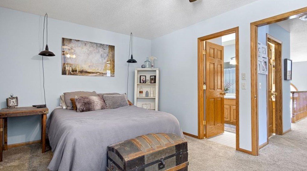 104 Canterbury Rd, Eau Claire WI  54701-7104 exterior