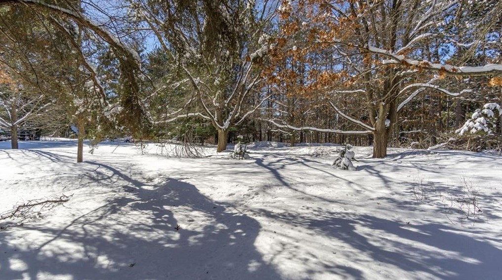 104 Canterbury Rd, Eau Claire WI  54701-7104 exterior