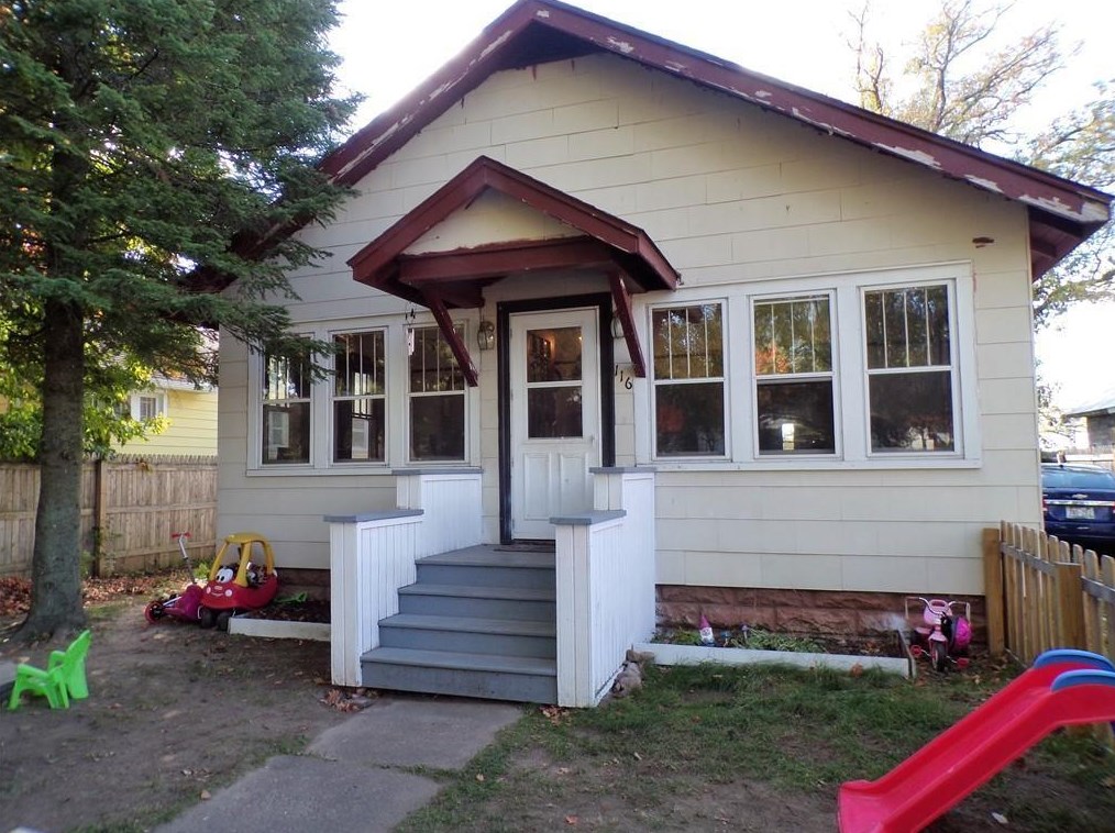116 S 2nd St, Cornell, WI 54732