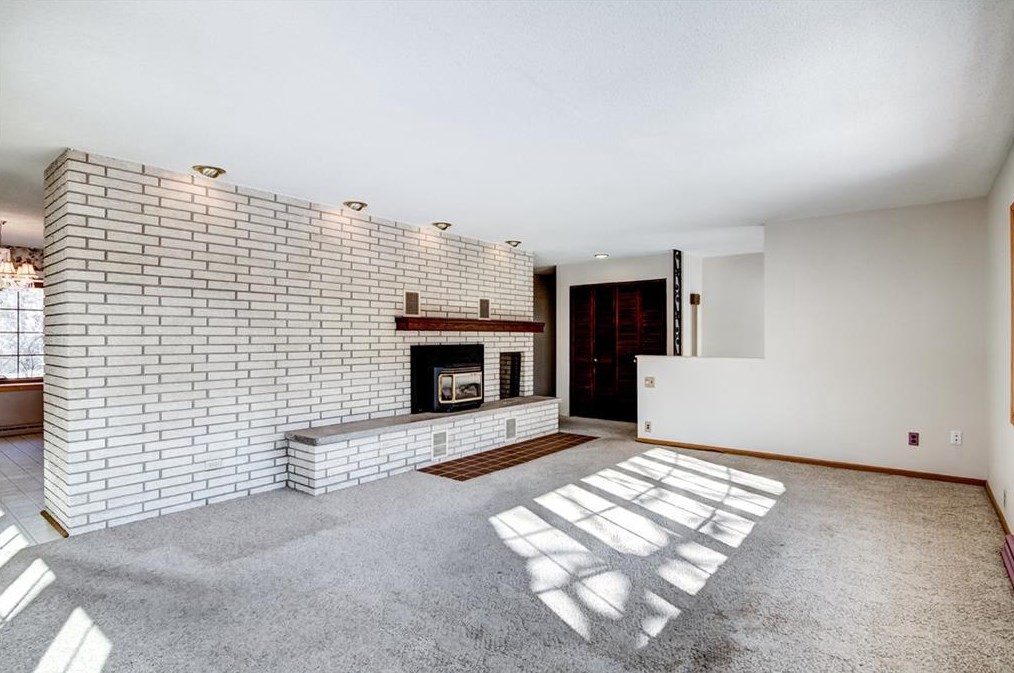 5008 Crescent Ave, Eau Claire, WI 54703-9171
