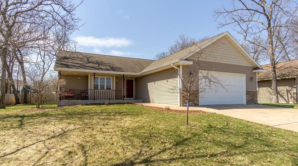 4918 Running Deer Dr, Eau Claire, WI 54703-6309