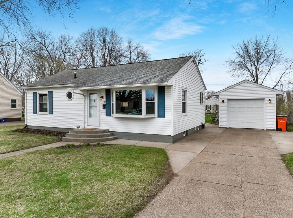 1824 Ohm Ave, Eau Claire, WI 54701