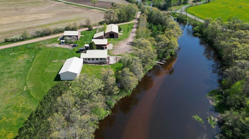452 22 1/2 St, Chetek WI  54728-8813 exterior