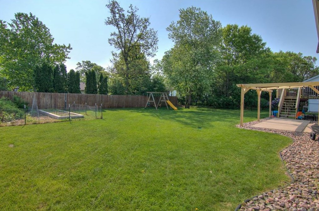4827 Running Deer Dr, Eau Claire, WI 54703