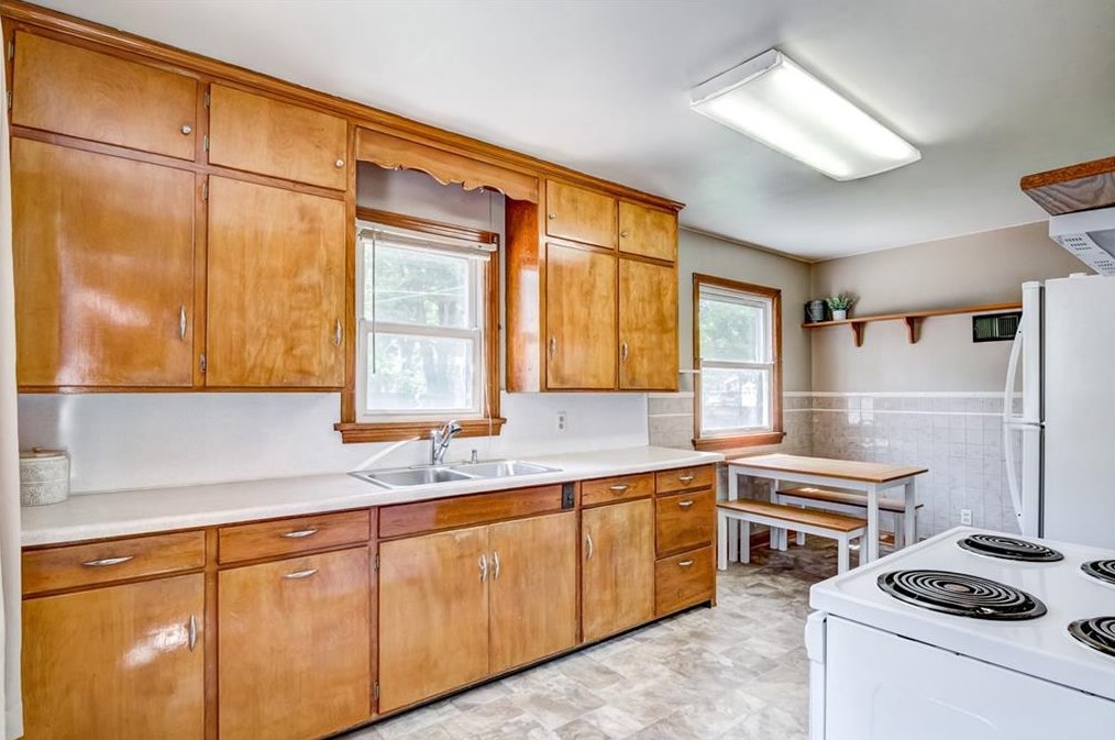 2009 Valmont Ave, Eau Claire, WI 54701