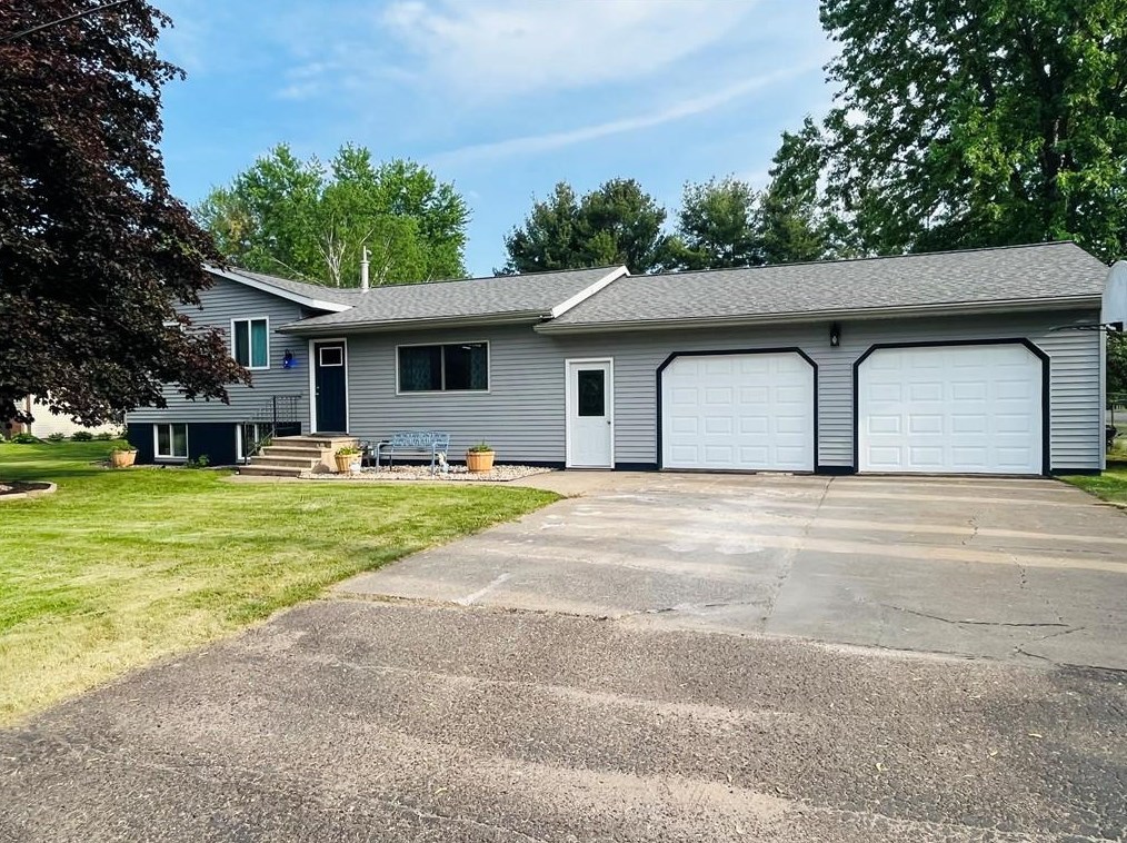200 E Poplar Ave, Cameron, WI 54822