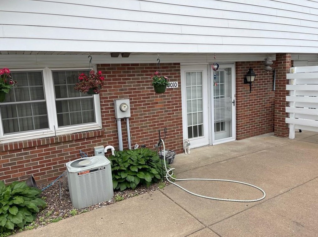 2010 Black Ave, Eau Claire, WI 54703