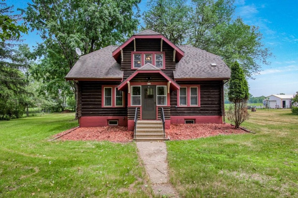 915 West St, Boyceville, WI 54725