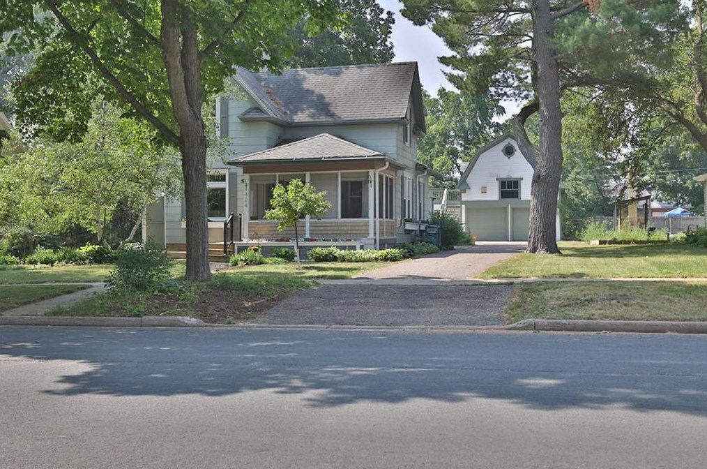 424 Maple St, Troy, WI 54022-2351