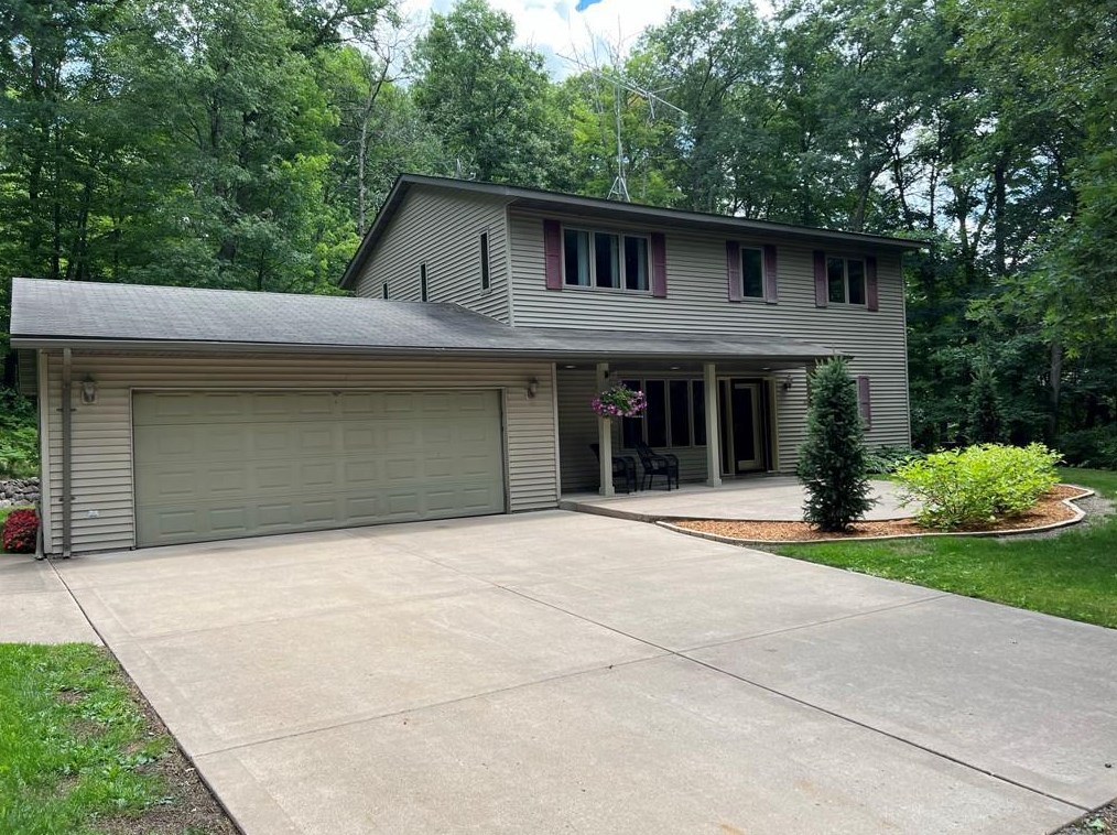 5650 Shady Oaks Ln, Spooner, WI 54801