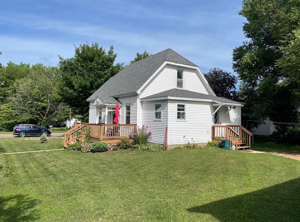 125 Russell St, Hillsdale, WI 54733