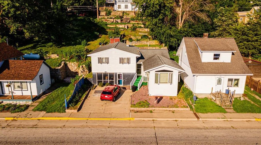 605 Main St, Cream, WI 54610-7718