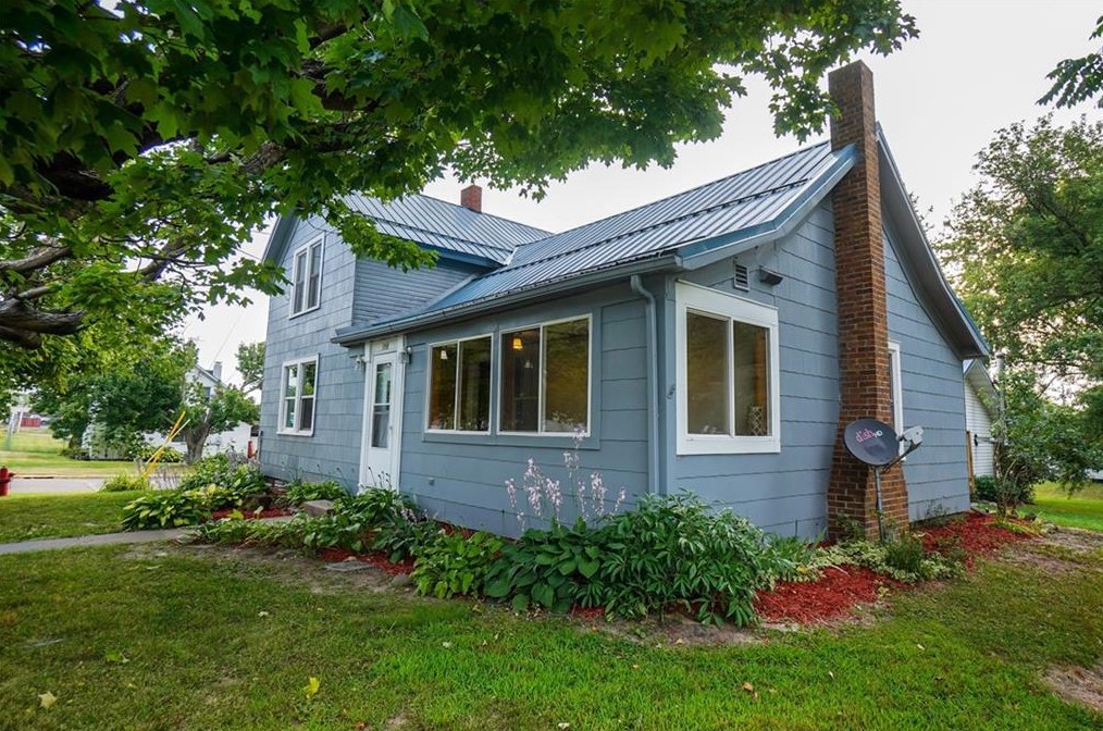 106 S Center St, Boyd, WI 54726