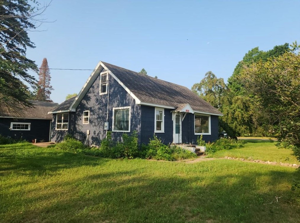 22115 Pratt St, Grand View, WI 54839