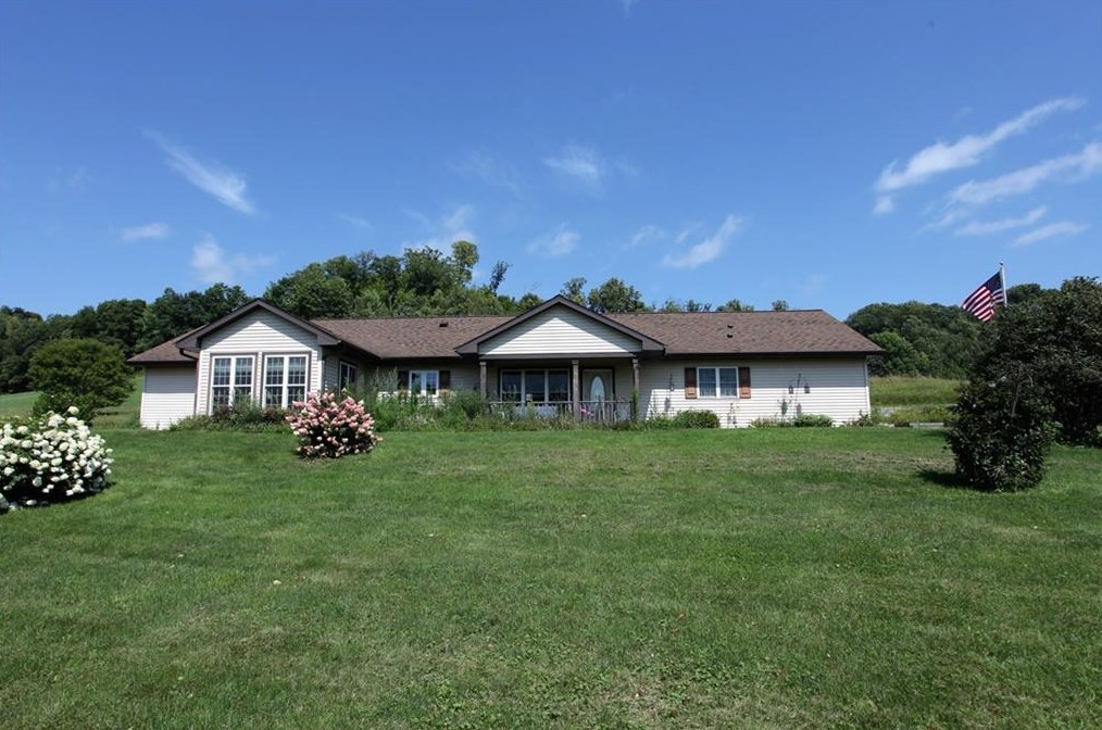 314 3rd Ave, Knapp, WI 54749