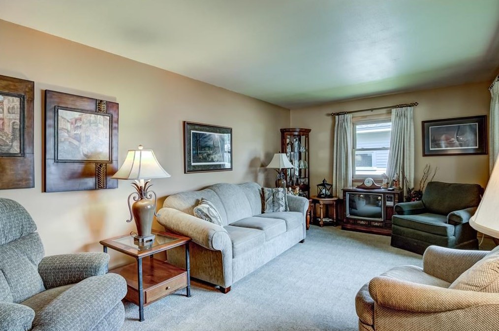 263 S Victory St, Brackett, WI 54742
