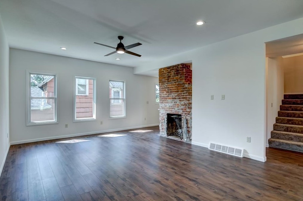 617 Franklin St, Spooner, WI 54801