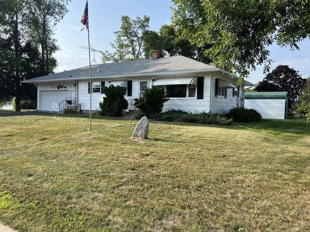121 Park Ave, Poskin, WI 54805