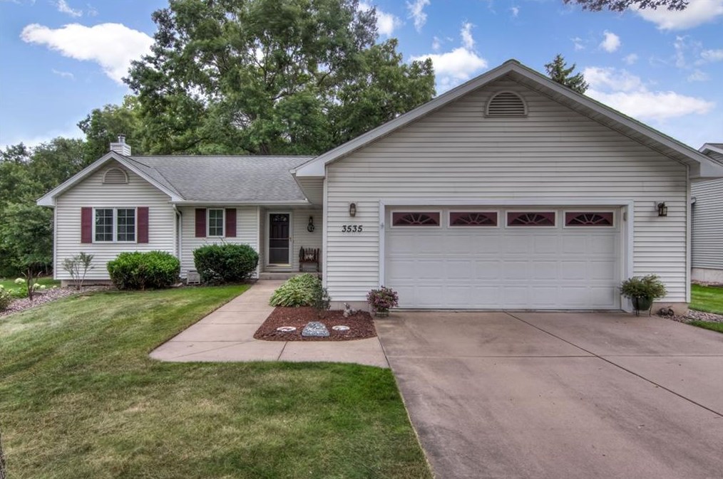 3535 Lamont St, Eau Claire, WI 54701-7628