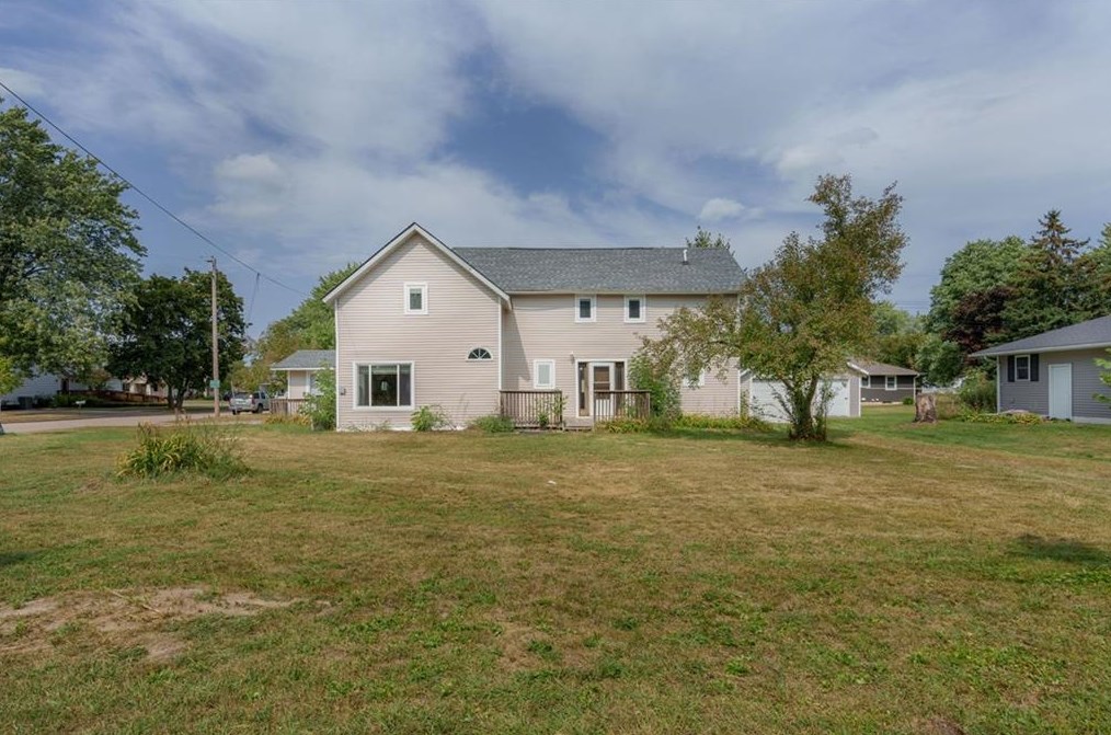 13418 Thomas St, Osseo, WI 54758