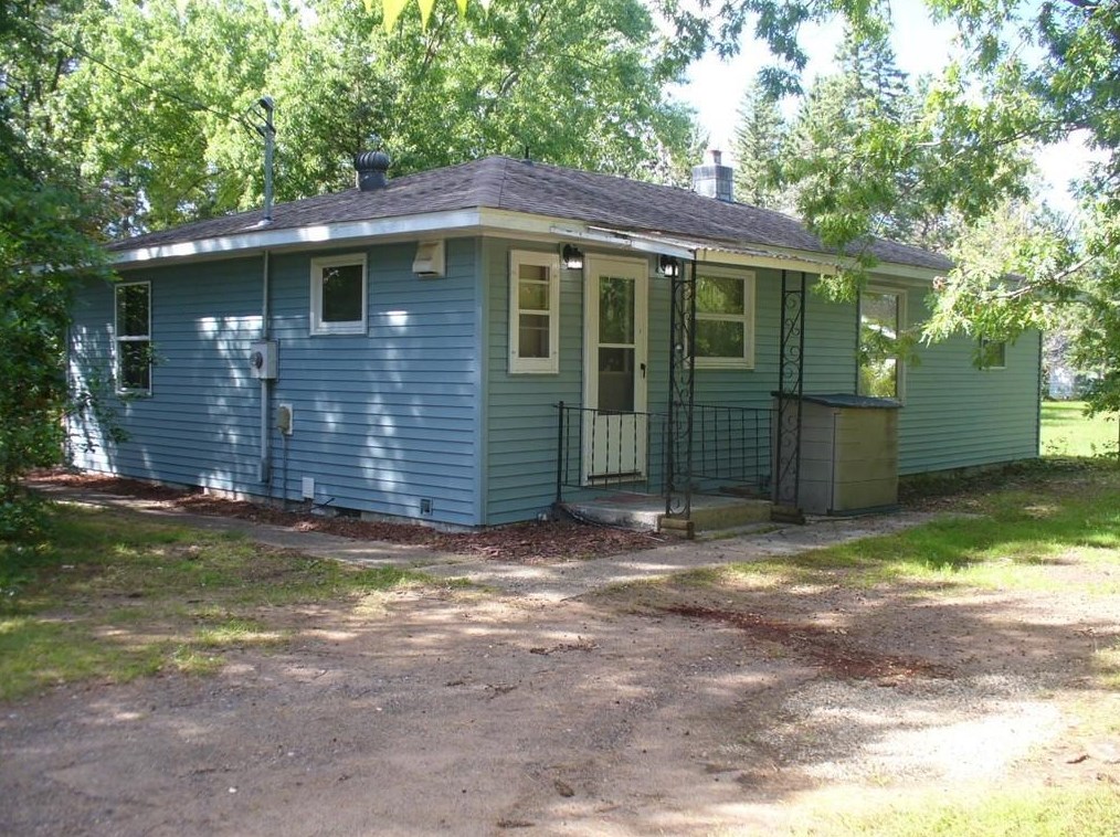 614 2nd St, Wascott, WI 54859-8017