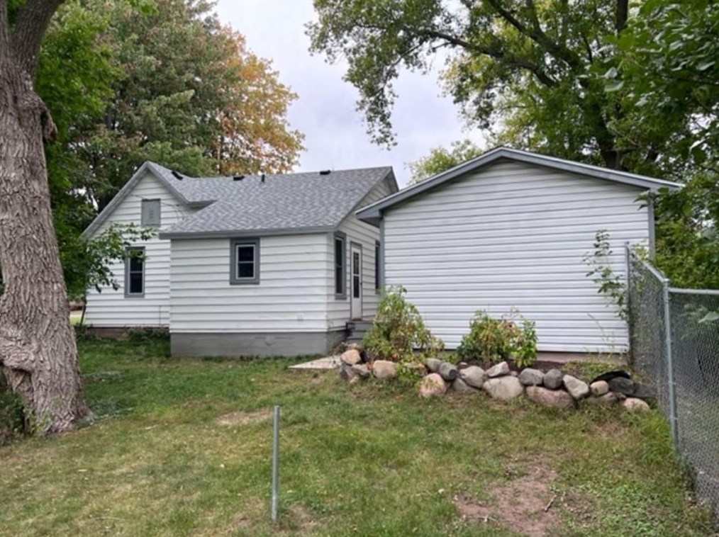 512 7th Ave, Shell Lake, WI 54871