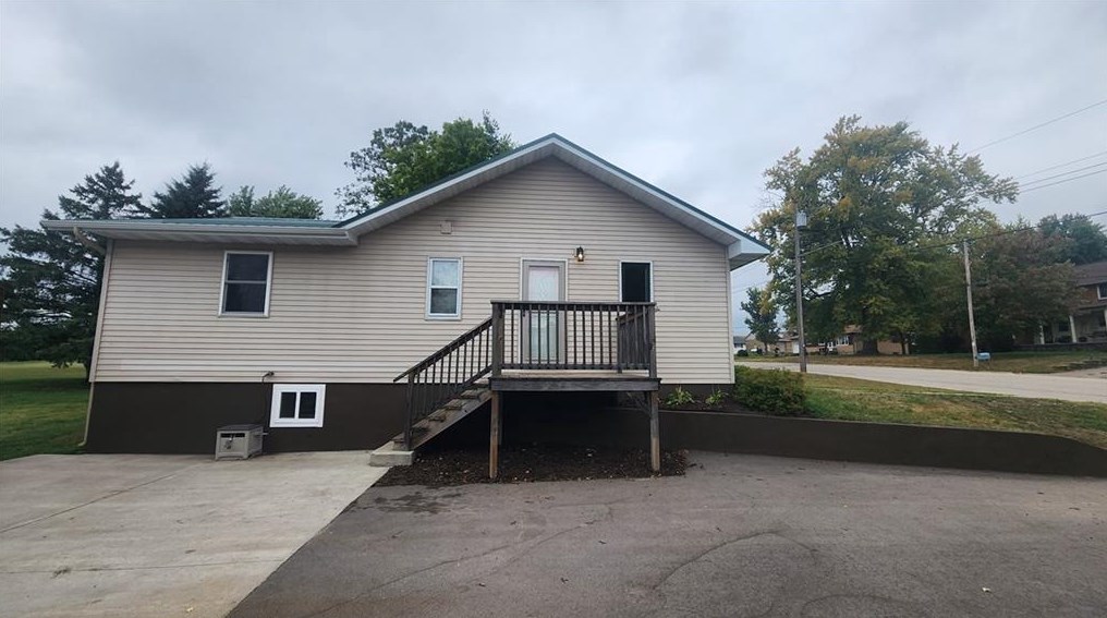 316 Bristol St, Melrose, WI 54642-8251