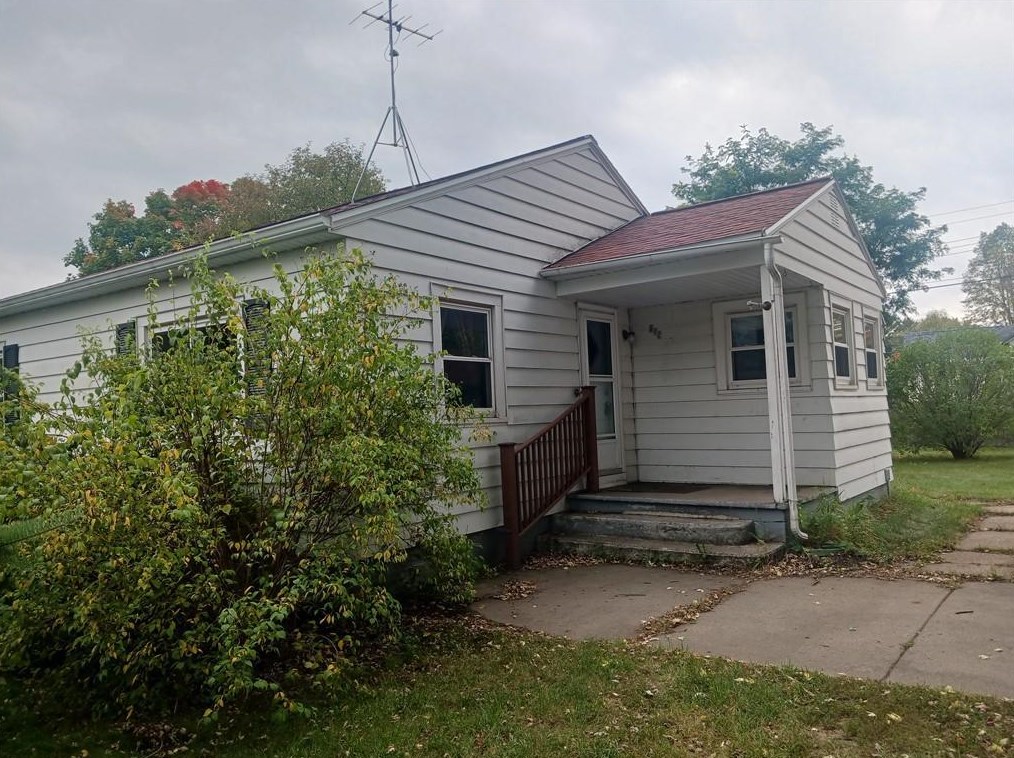 812 Buckman St, Augusta, WI 54722