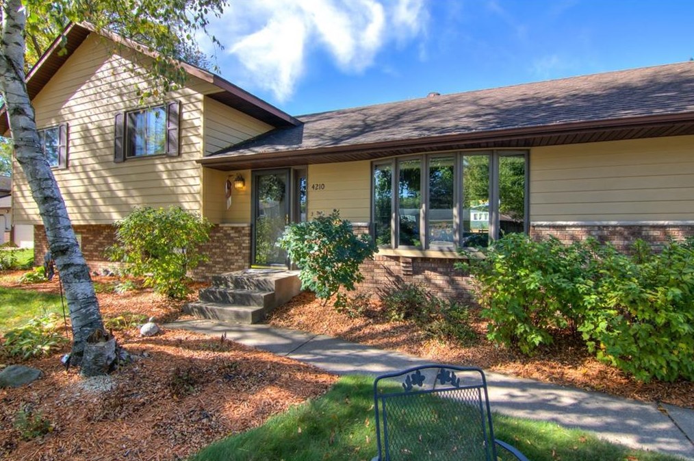 4210 Meadow Ln, Eau Claire, WI 54701-7486