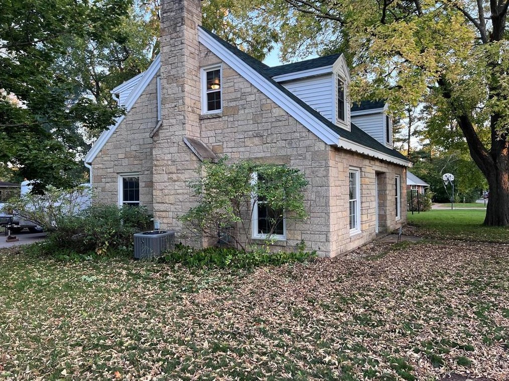 2509 Keith St, Eau Claire, WI 54701-6688