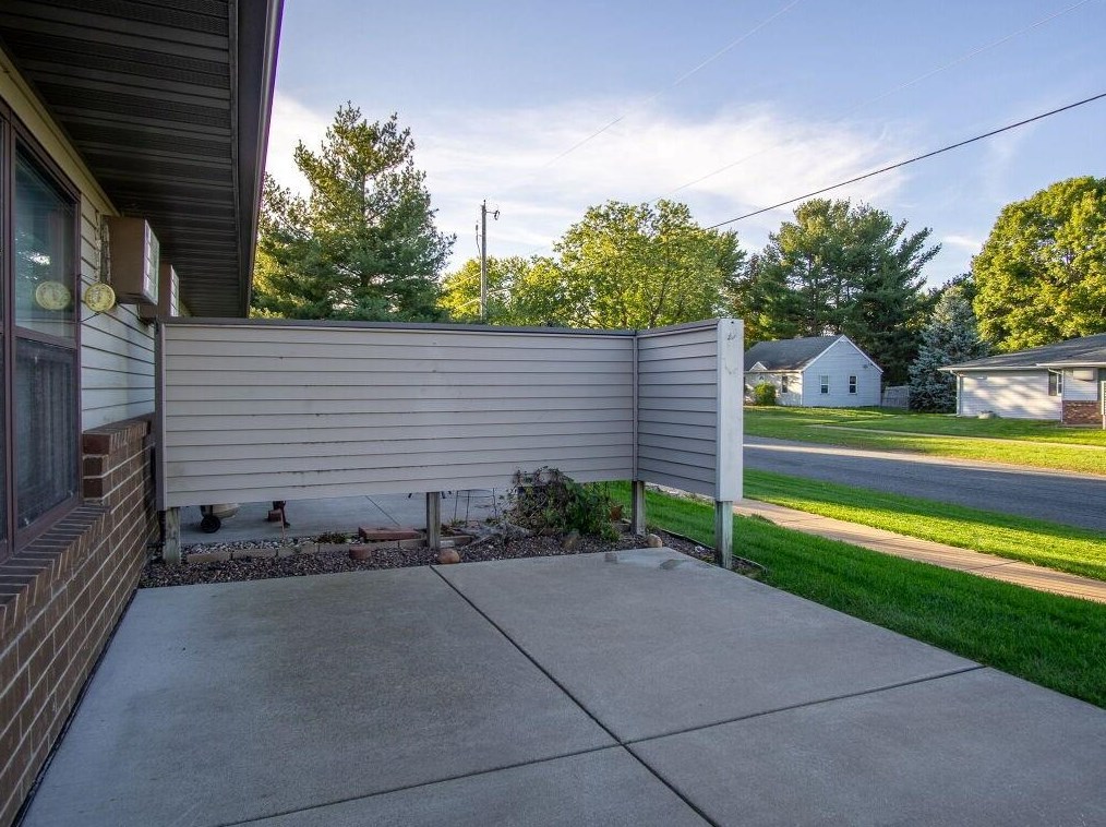 3424 Miller St, Eau Claire, WI 54701-7648