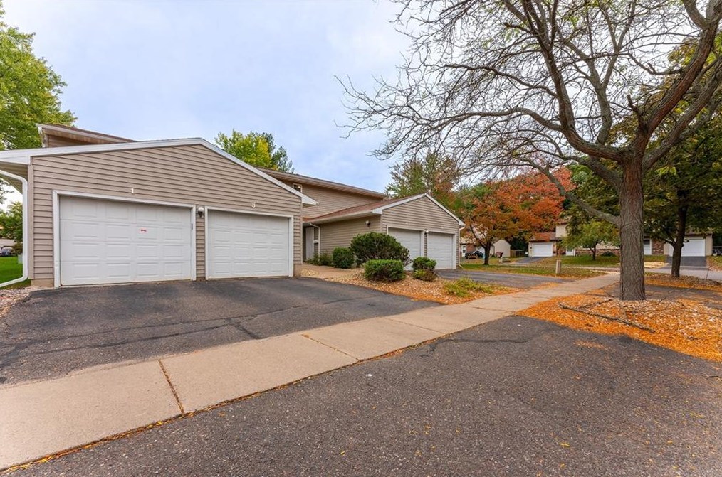 311 Harvest Ln, Altoona, WI 54720