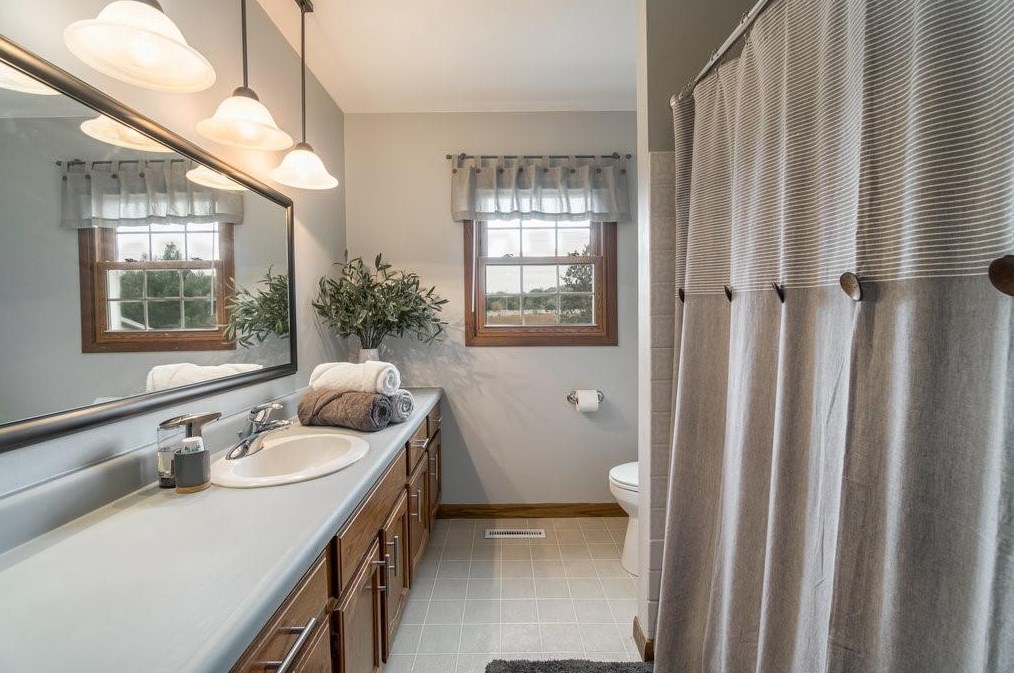 1318 Rowe St, Eau Claire WI  54703-1696 exterior