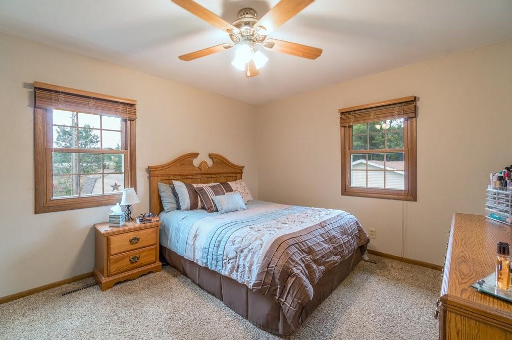 1318 Rowe St, Eau Claire WI  54703-1696 exterior