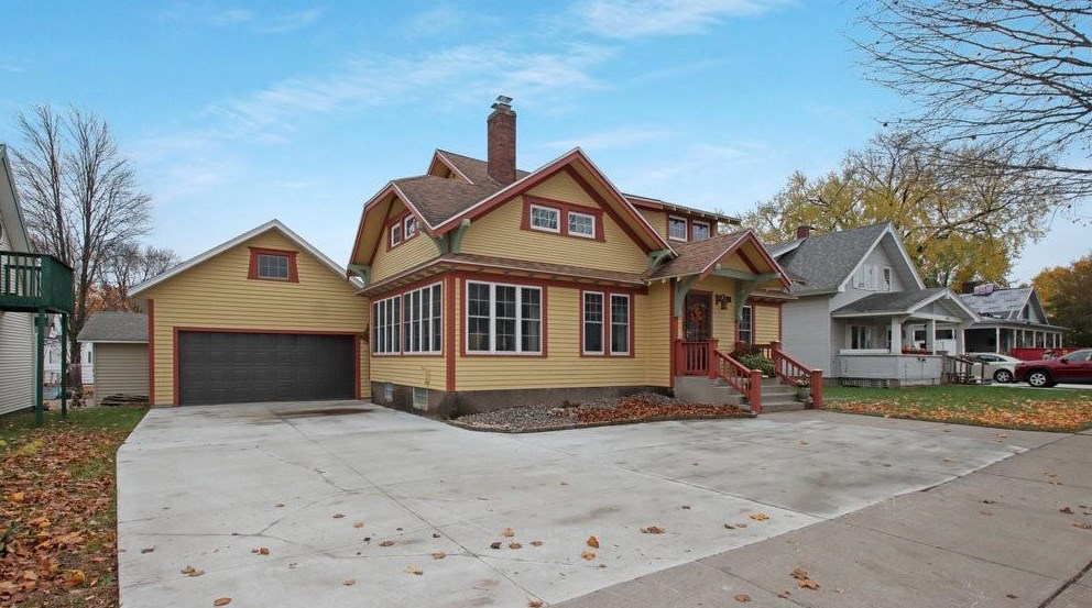 1610 17th Ave, Bloomer, WI 54724