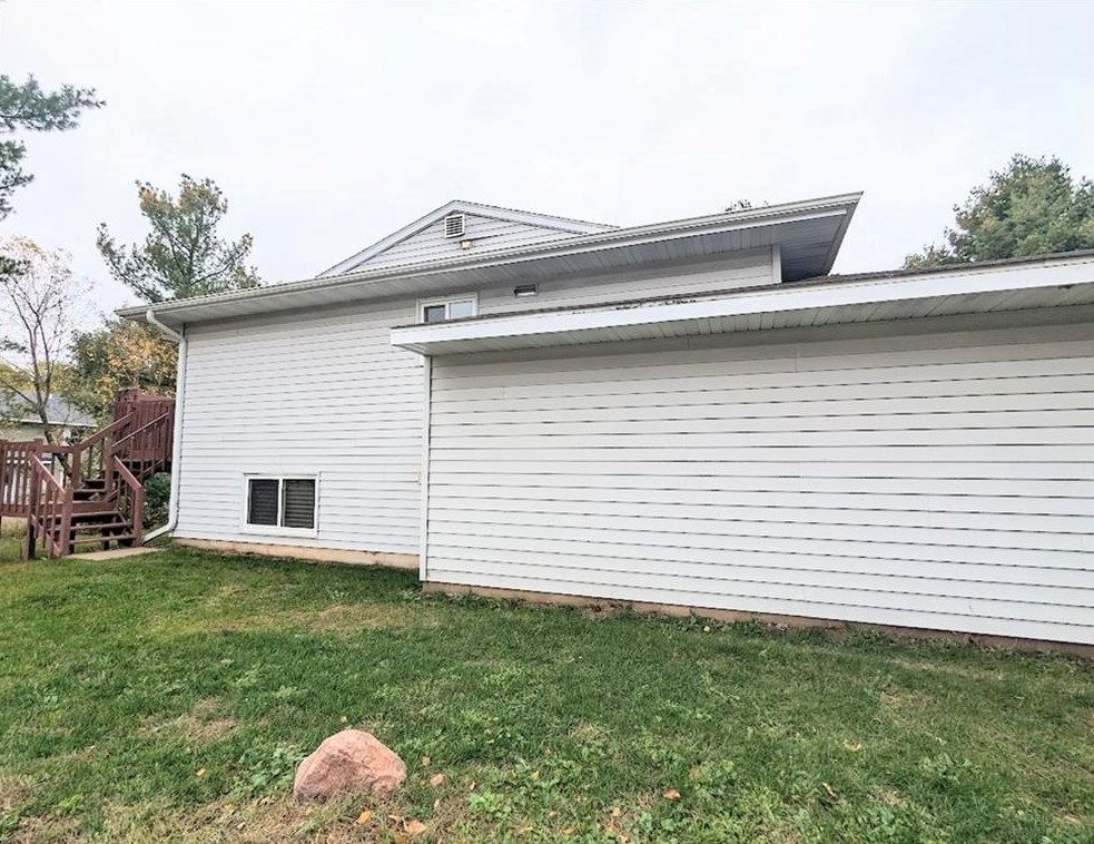 1123 Glades Dr, Altoona, WI 54720-2532